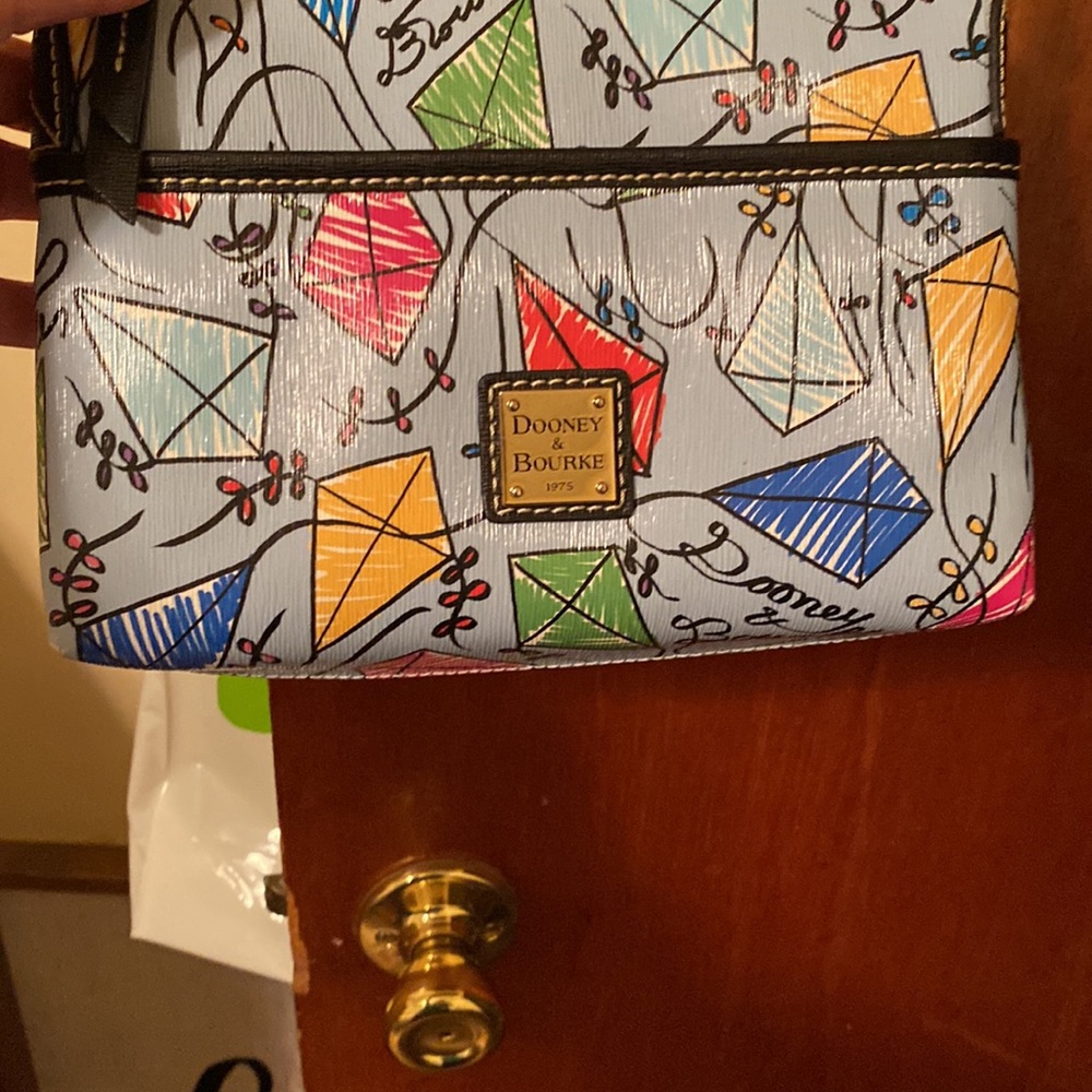 EUC Dooney Kites Pouchette - Picture 2 of 6